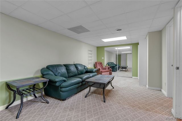 215 Summit Avenue, West Seneca, NY 14224