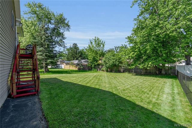 215 Summit Avenue, West Seneca, NY 14224