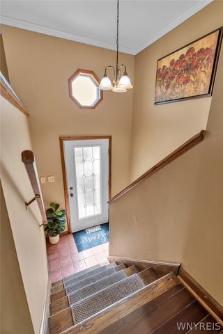 215 Summit Avenue, West Seneca, NY 14224