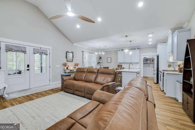 1037 Lake Side Drive NE, Townsend, GA 31331