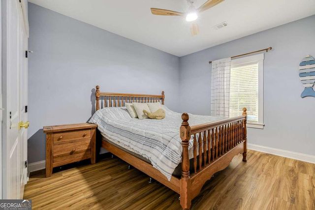1037 Lake Side Drive NE, Townsend, GA 31331