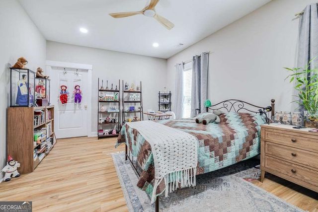 1037 Lake Side Drive NE, Townsend, GA 31331