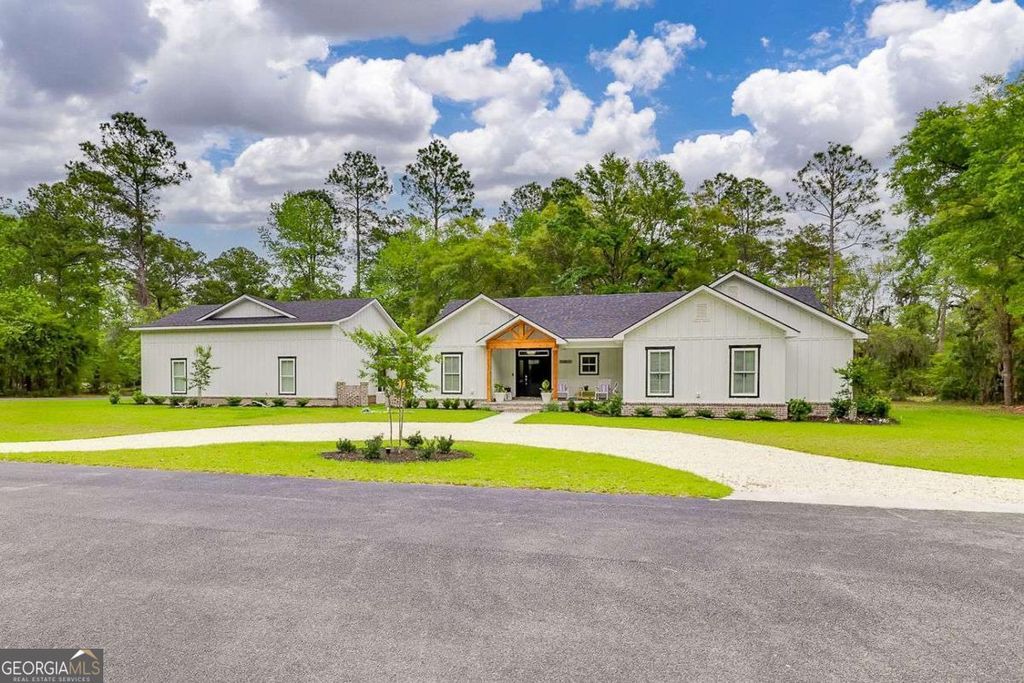 1037 Lake Side Drive NE, Townsend, GA 31331