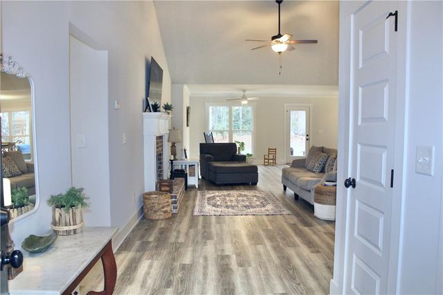 41 Meagan Street, Statham, GA 30666