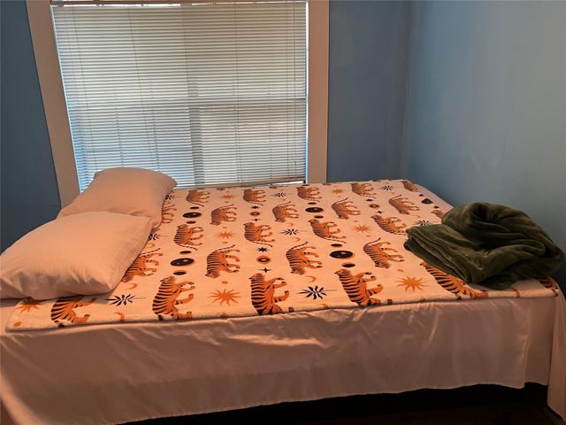 1010 Harlem, El Campo, TX 77437
