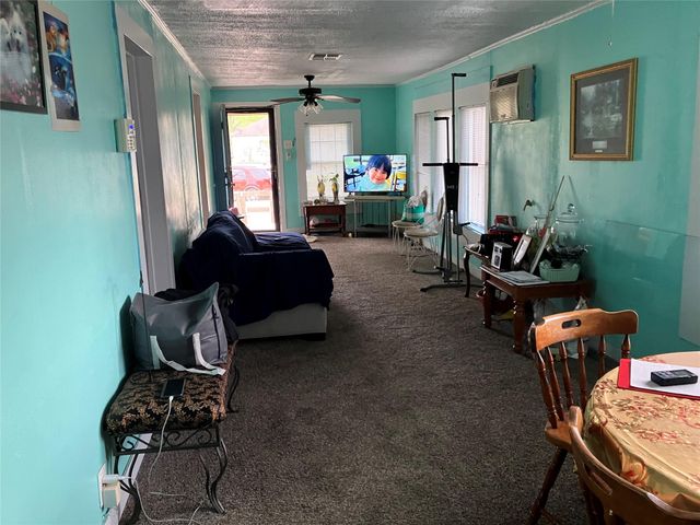 1010 Harlem, El Campo, TX 77437