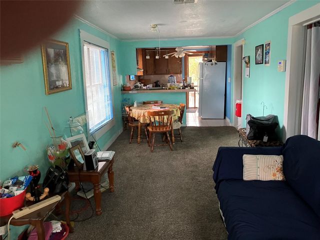 1010 Harlem, El Campo, TX 77437
