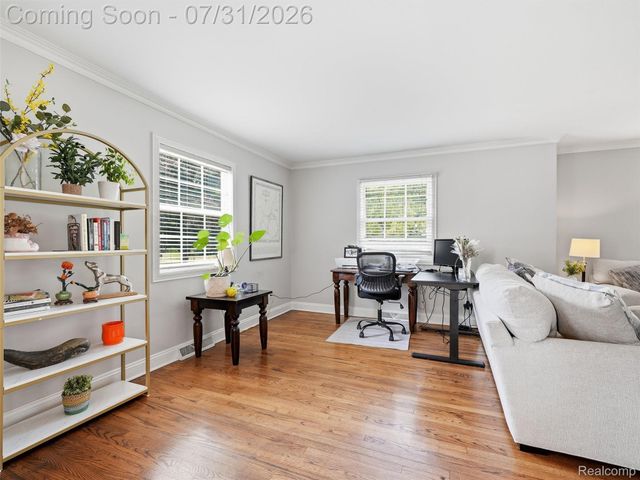 138 Aintree Road, Oakland Charter Township, MI 48306