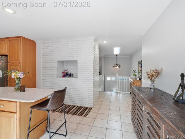 138 Aintree Road, Oakland Charter Township, MI 48306