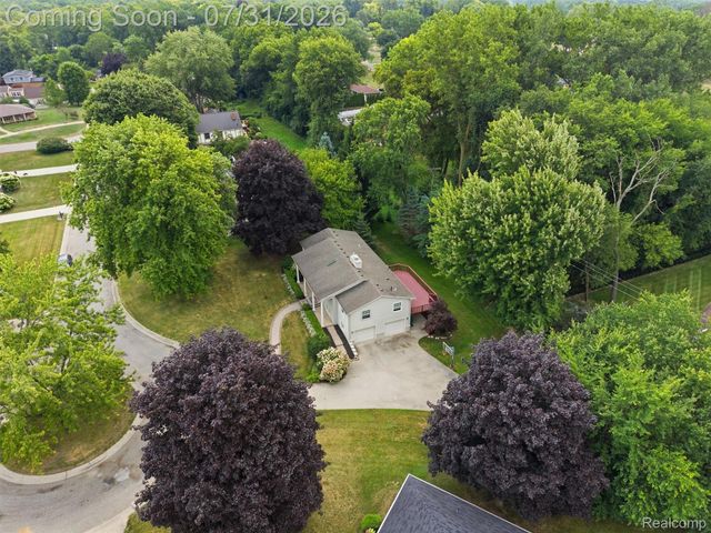 138 Aintree Road, Oakland Charter Township, MI 48306