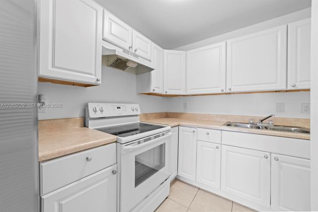 19528 NW 55th Cir Place 19528, Miami Gardens, FL 33055