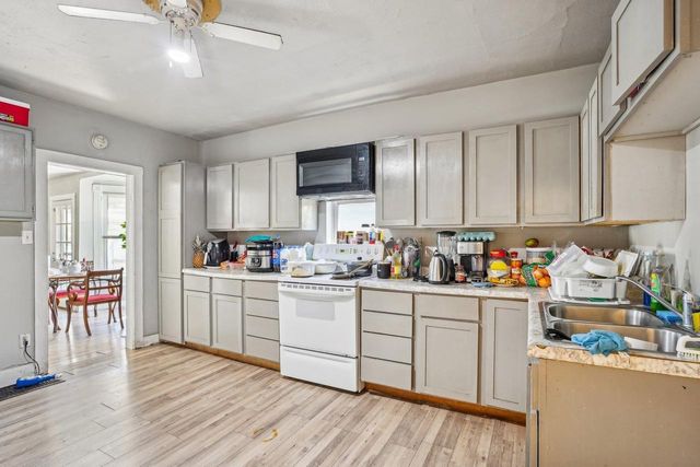 327 8th Avenue, Baraboo, WI 53913