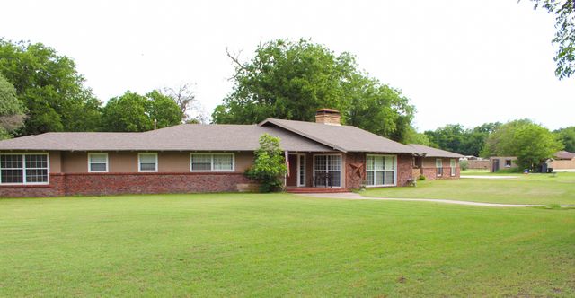 9137 Highway 67 377, Comanche, TX 76442