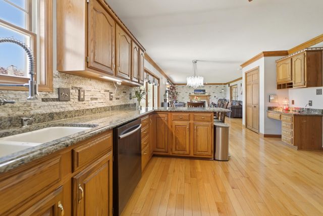 1401 W 95th Place, Crown Point, IN 46307