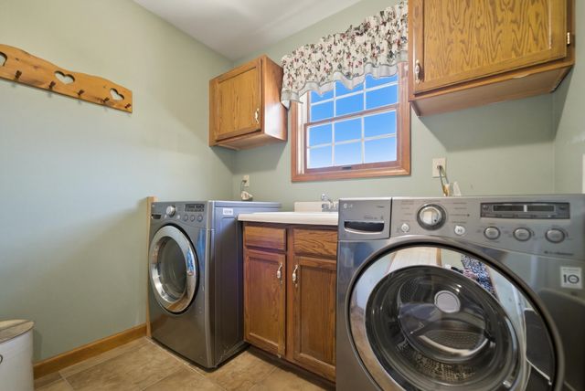1401 W 95th Place, Crown Point, IN 46307