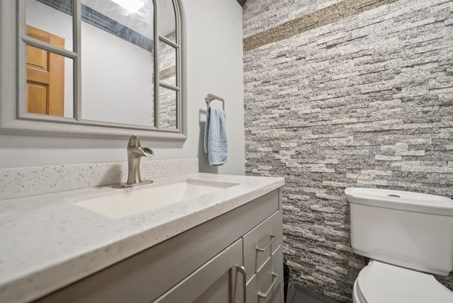 1401 W 95th Place, Crown Point, IN 46307