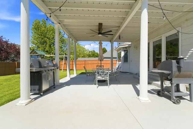 1401 W 95th Place, Crown Point, IN 46307