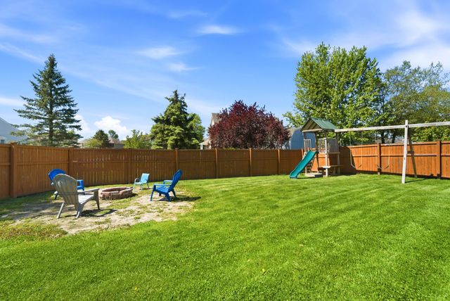 1401 W 95th Place, Crown Point, IN 46307