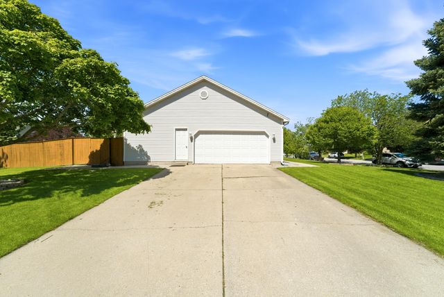 1401 W 95th Place, Crown Point, IN 46307