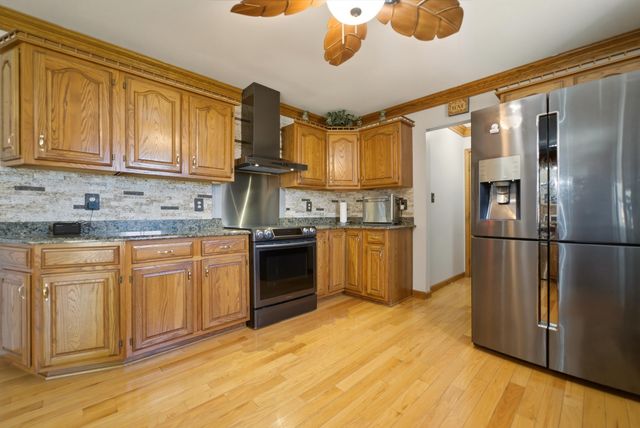1401 W 95th Place, Crown Point, IN 46307
