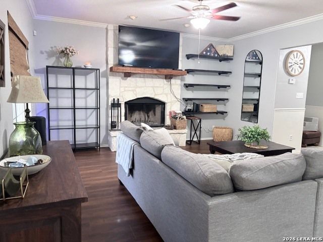 611 Midnight Dr, San Antonio, TX 78260