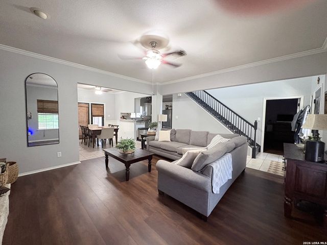 611 Midnight Dr, San Antonio, TX 78260