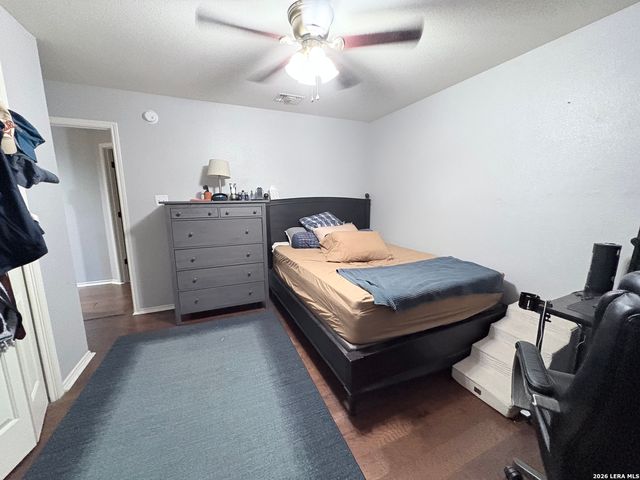 611 Midnight Dr, San Antonio, TX 78260