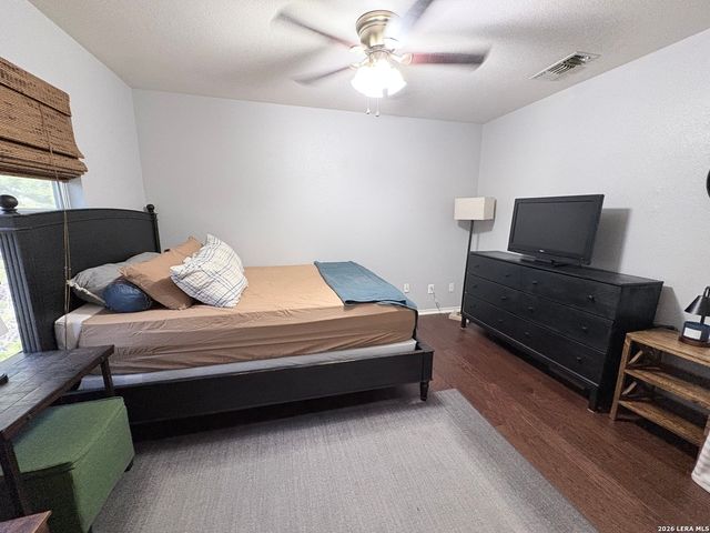 611 Midnight Dr, San Antonio, TX 78260