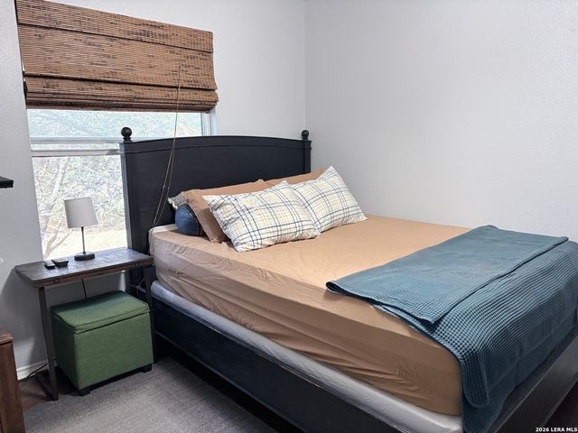 611 Midnight Dr, San Antonio, TX 78260