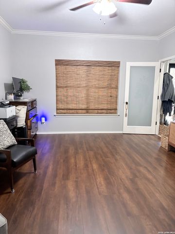 611 Midnight Dr, San Antonio, TX 78260