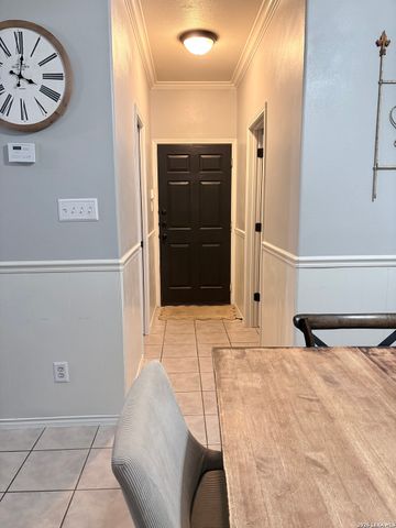 611 Midnight Dr, San Antonio, TX 78260