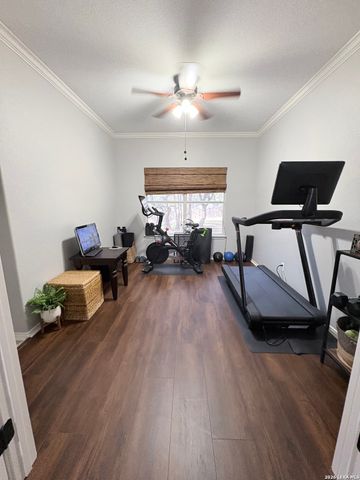 611 Midnight Dr, San Antonio, TX 78260