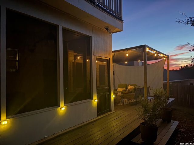 611 Midnight Dr, San Antonio, TX 78260