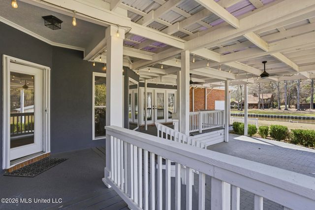 105 Beaver Run Drive, Brandon, MS 39047