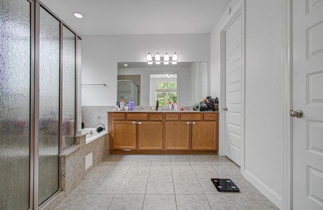 13812 N Lake Branch Lane, Houston, TX 77044