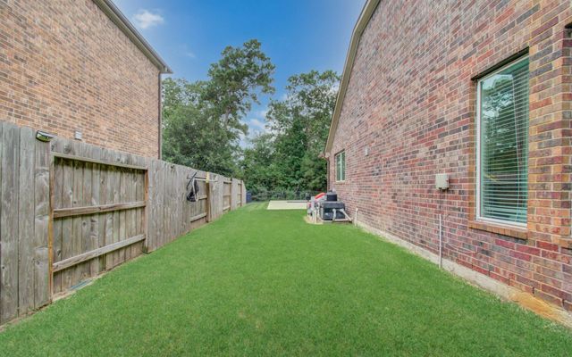 13812 N Lake Branch Lane, Houston, TX 77044
