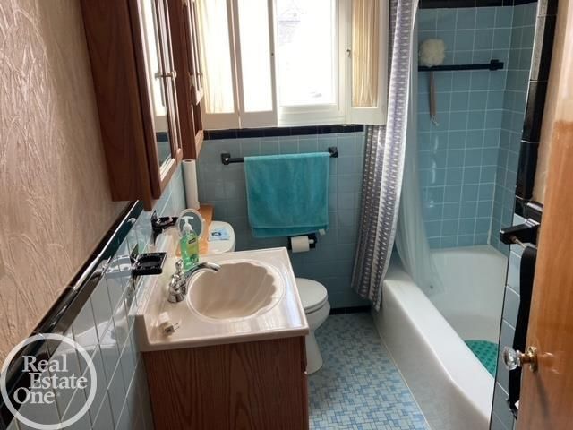 23051 Saxony Street, Eastpointe, MI 48021