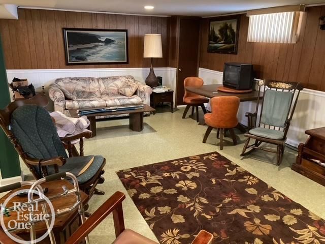 23051 Saxony Street, Eastpointe, MI 48021