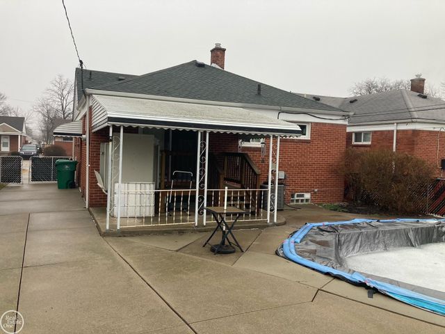 23051 Saxony Street, Eastpointe, MI 48021