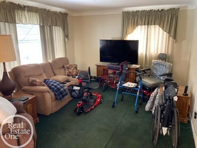 23051 Saxony Street, Eastpointe, MI 48021