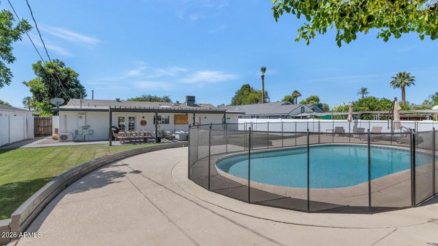 828 E MYRTLE Avenue, Phoenix, AZ 85020