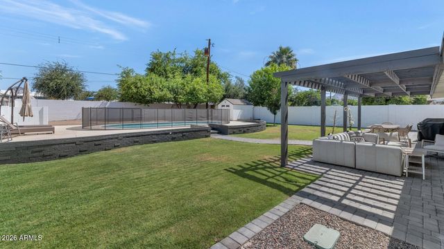 828 E MYRTLE Avenue, Phoenix, AZ 85020