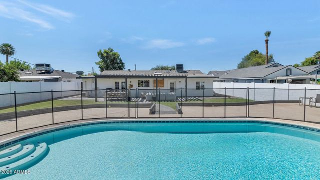828 E MYRTLE Avenue, Phoenix, AZ 85020