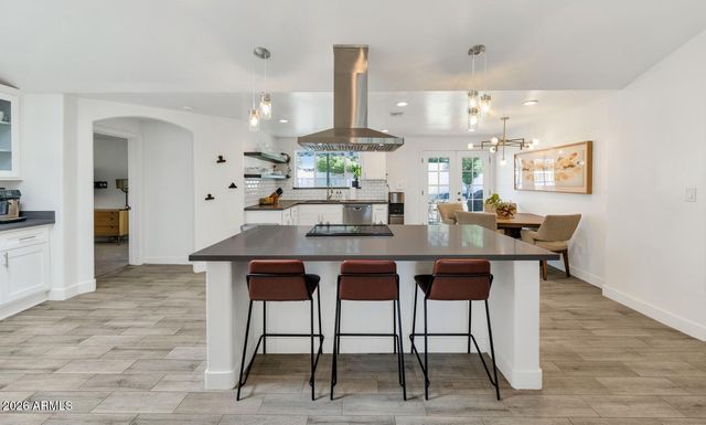 828 E MYRTLE Avenue, Phoenix, AZ 85020