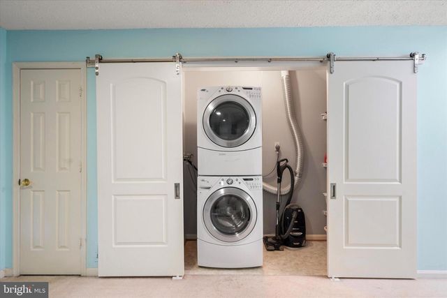 2048 PIERIS CT, Vienna, VA 22182