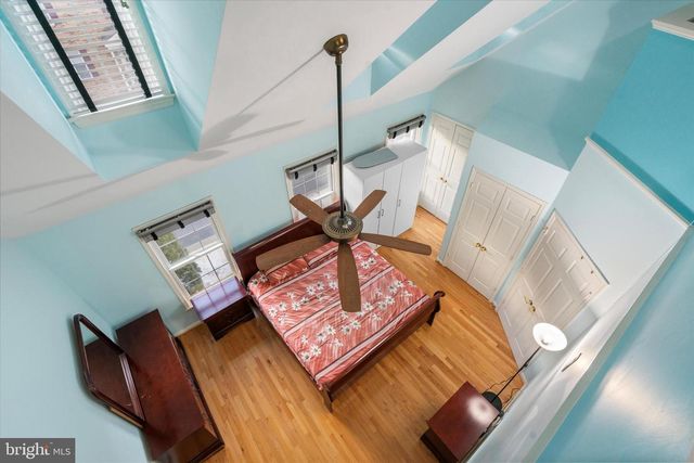 2048 PIERIS CT, Vienna, VA 22182