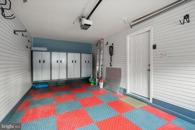 2048 PIERIS CT, Vienna, VA 22182