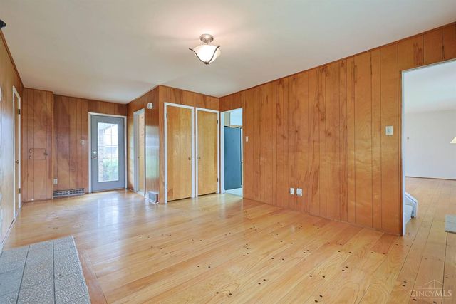 6233 Sharlene Drive, Cincinnati, OH 45248