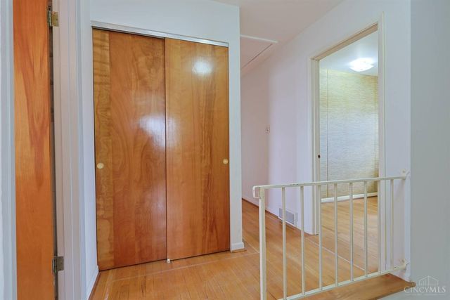 6233 Sharlene Drive, Cincinnati, OH 45248