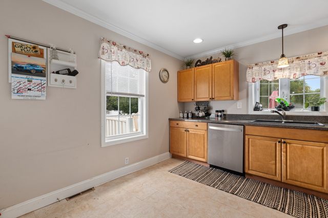 114 Cogswell St, Haverhill, MA 01832